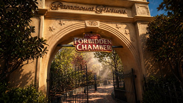 Movie Park entdeckt den Tempel wieder. Diesmal aber mit Paramount-Aufkleber.